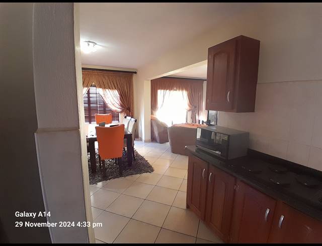 4 BEDROOM FREESTANDING FOR SALE IN SAFARI GARDENS